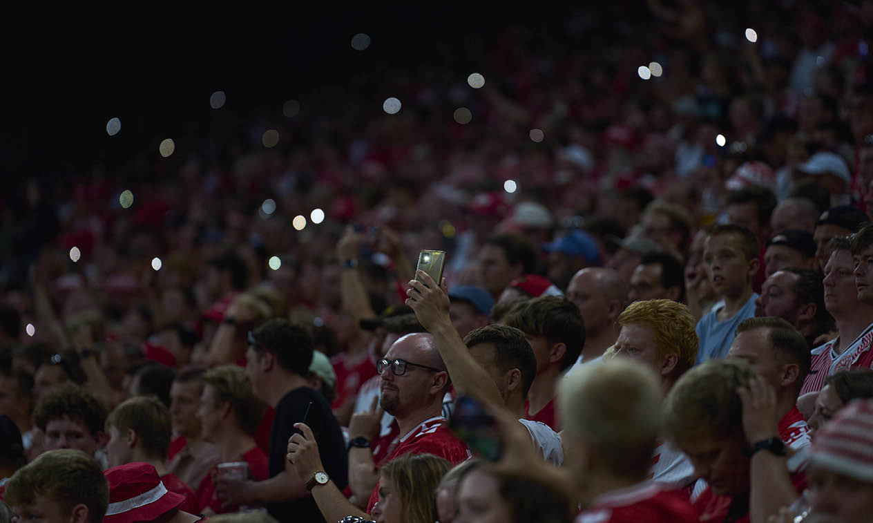 COPENHAGEN, DENMARK - SEPTEMBER 08: Fans of Denmark cheer during the UEFA Nations League match between Denmark and Serbia at Parken on September 8, 2024 in Copenhagen, Denmark. (Photo by Lars R nb g / FrontzoneSport)