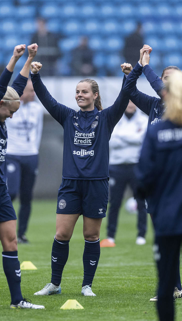 28.10.2024 - Denmark Womens National team practice at Blue Water Arena in Esbjerg - Foto Anders Kj rbye - fodboldbilleder.dk Kvindelandsholdet tr ner p  Blue Water Arena i Esbjerg -